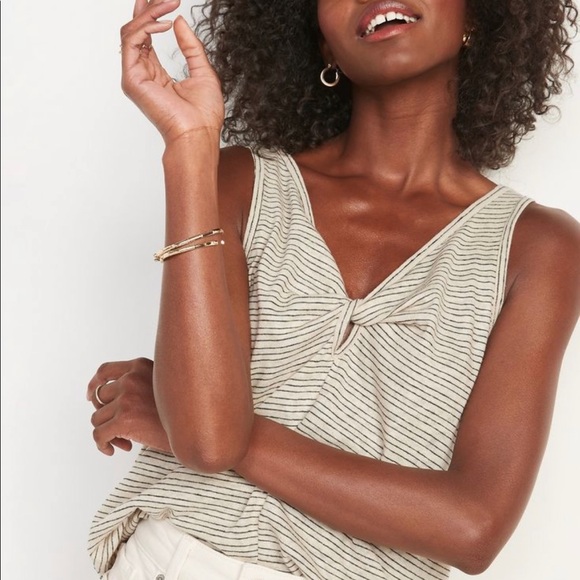 Old Navy Tops - NWT Old Navy Twist-Front Linen-Blend V-Neck Tank Top Size L
